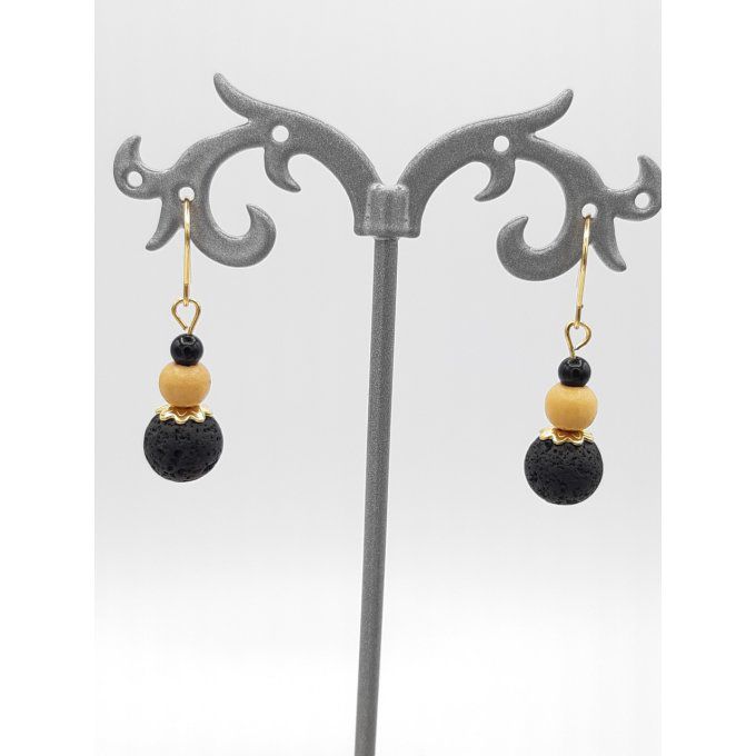 Boucles d'oreilles en pierre de lave, onyx, bois clair et acier doré 