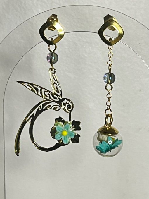 Boucles d'oreilles colibri asymétriques dorées