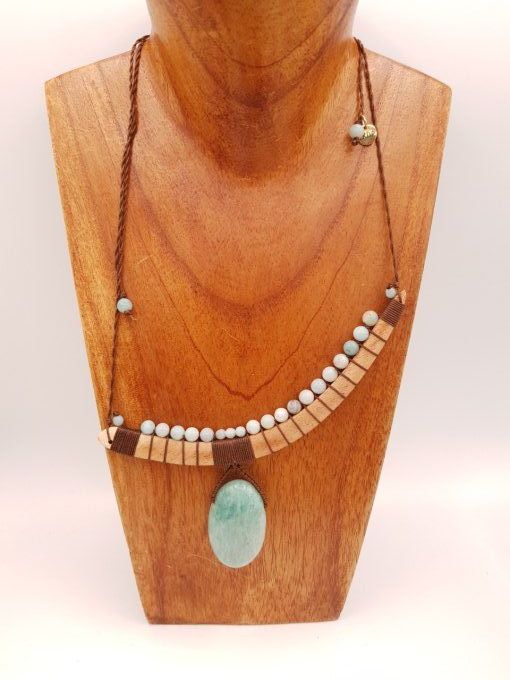 Collier en amazonite, bois et macramé