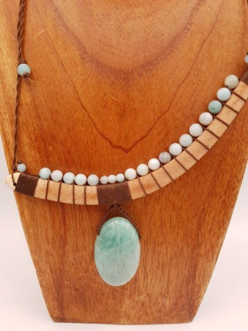 Collier en amazonite, bois et macramé