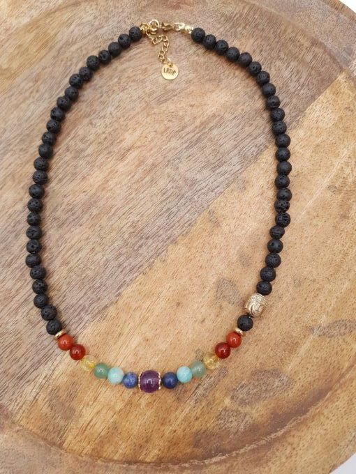 Collier en pierres de lave , 7 chakras , bouddha et acier inoxydable argenté ou doré