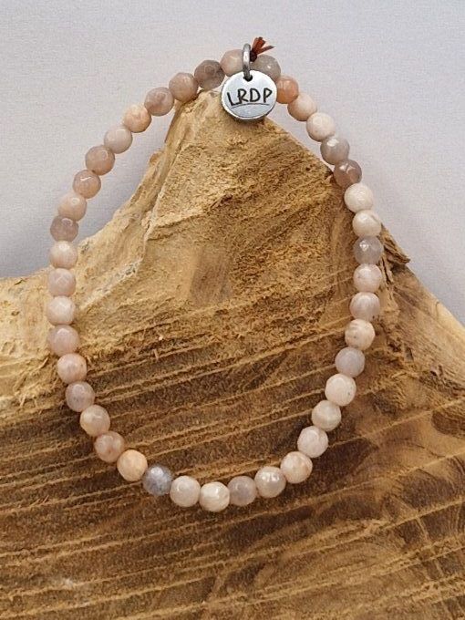 bracelet en pierre de soleil