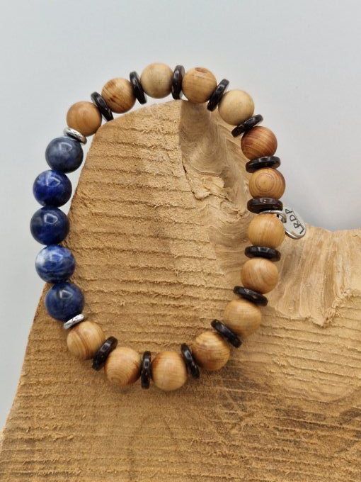 Bracelet en sodalite, bois de santal et noix de coco 