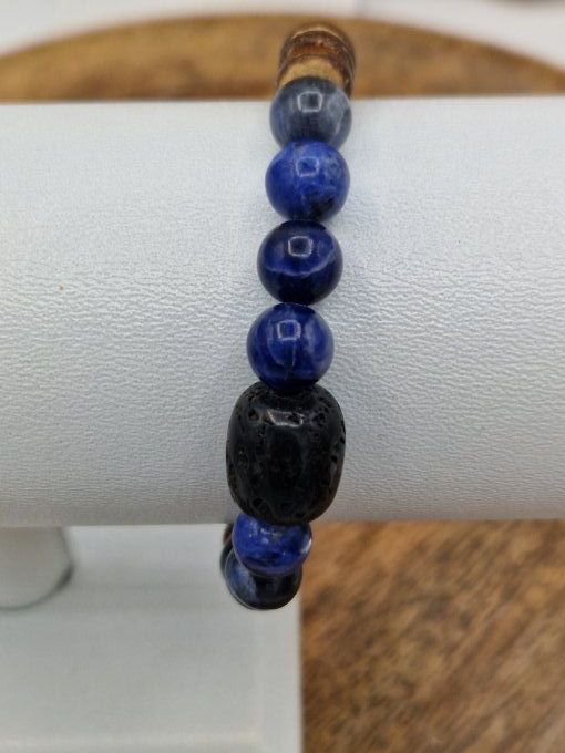 Bracelet en sodalite, pierre de lave et bois