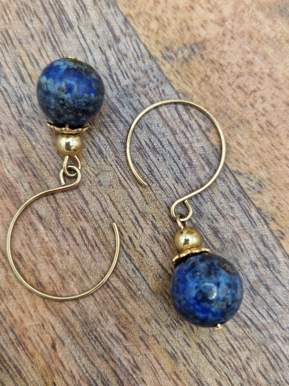 Boucles d'oreilles en lapis lazuli et acier inoxydable doré