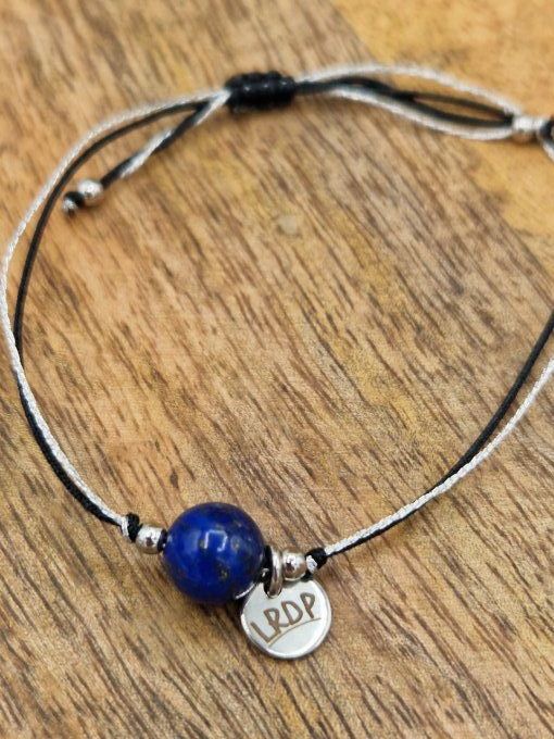 Bracelet en lapis-lazuli sur fil doré ou argenté  