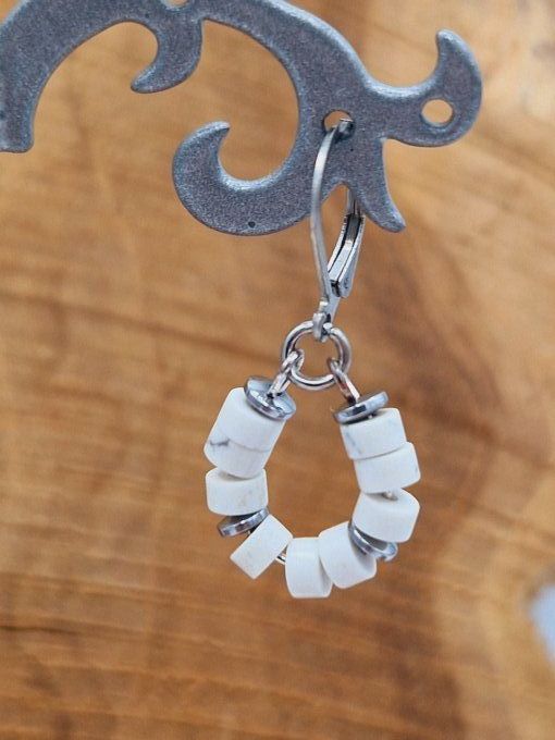 Boucles d'oreilles en howlite et acier inoxydable argenté  