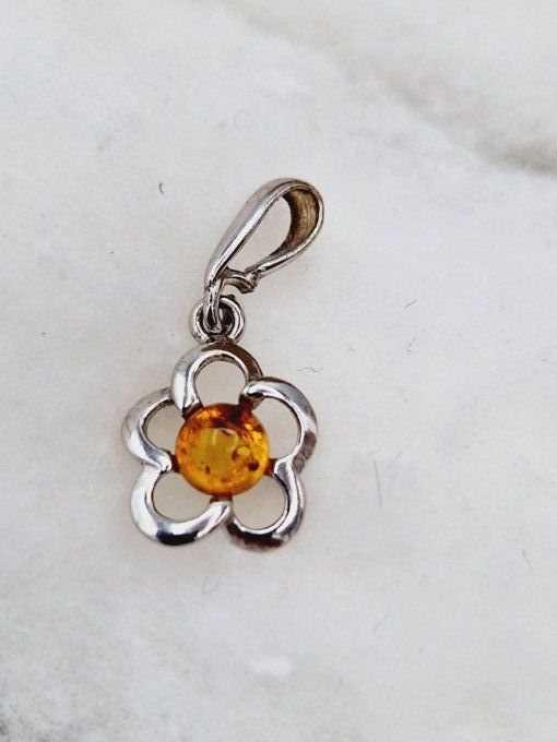 Pendentif fleur en ambre doré et argent 925  