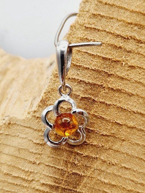 Pendentif fleur en ambre doré et argent 925  