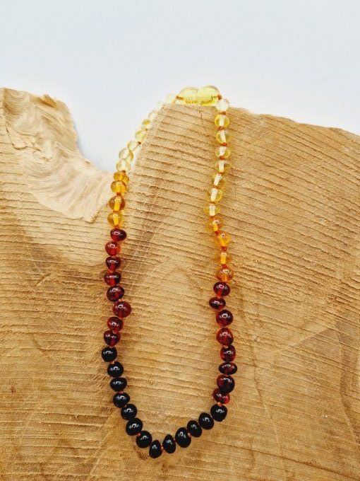 Collier bébé en ambre  multicolore 