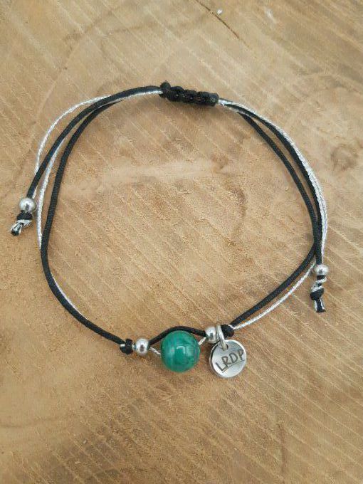 Bracelet en malachite sur fil doré ou argenté