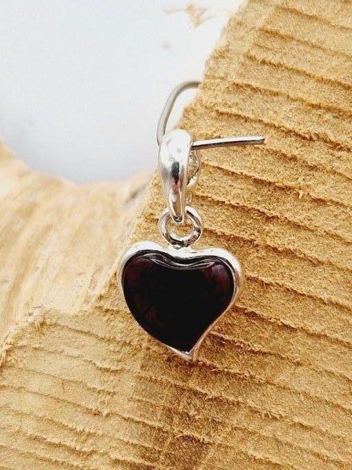 Pendentif coeur en ambre noir et argent 925   